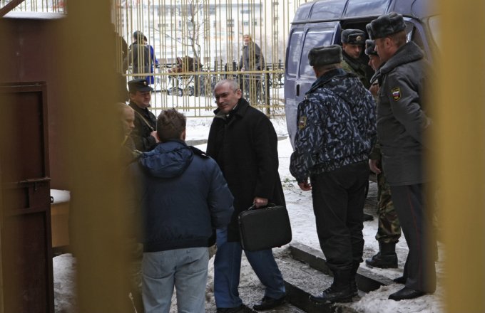 On this day, Khodorkovsky was taken off from the plane in Novosibirsk